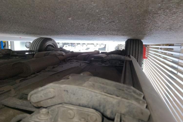 Used Land Rover Discovery Sport 2017 2.0T SE Chassis Front Right