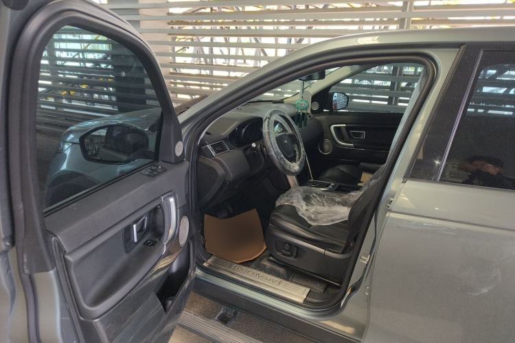 Used Land Rover Discovery Sport 2017 2.0T SE Driver Seat