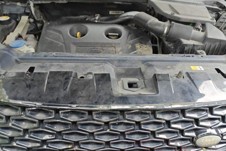 Used Land Rover Discovery Sport 2017 2.0T HSE Engine Bay