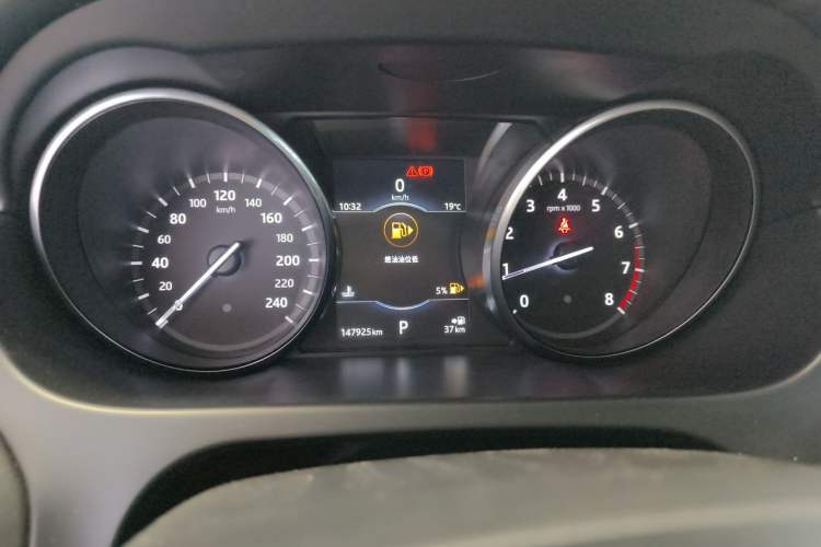 Used Land Rover Discovery Sport 2017 2.0T SE Instrument Cluster