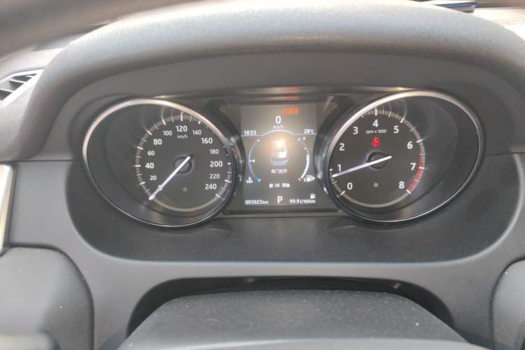 Used Land Rover Discovery Sport 2017 2.0T PURE Instrument Cluster