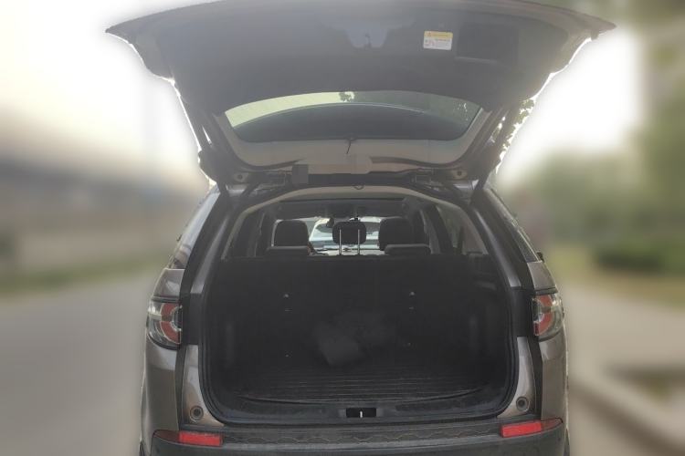 Used Land Rover Discovery Sport 2017 2.0T PURE Trunk