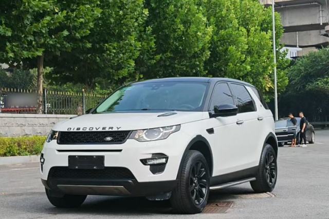 Land Rover Discovery Sport 2017 2.0T PURE مستعملة