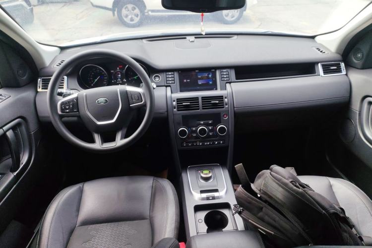 Used Land Rover Discovery Sport 2017 2.0T PURE Center Console