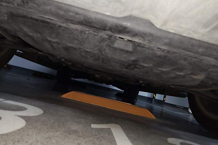 Used Land Rover Discovery Sport 2017 2.0T HSE Chassis Front