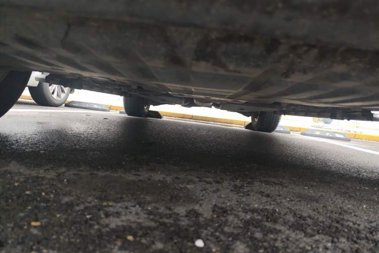 Used Land Rover Discovery Sport 2017 2.0T PURE Chassis Front