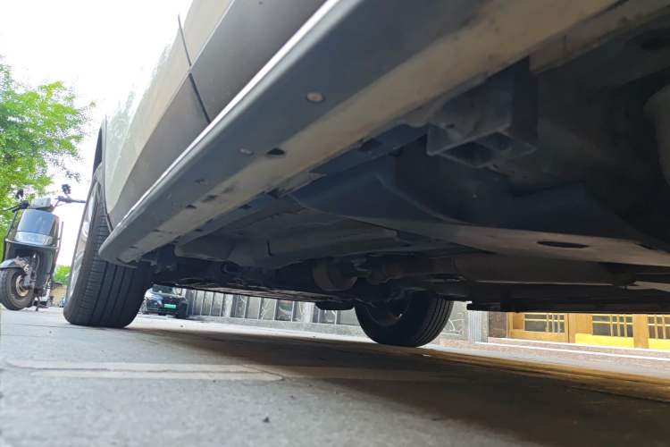 Used Land Rover Discovery Sport 2017 2.0T SE Chassis Rear Left