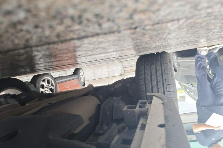 Used Land Rover Discovery Sport 2017 2.0T SE Chassis Rear Right