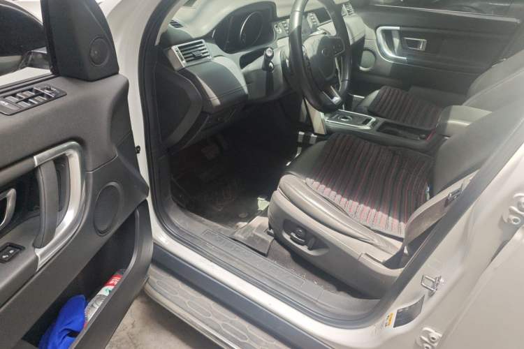Used Land Rover Discovery Sport 2017 2.0T SE Driver Seat