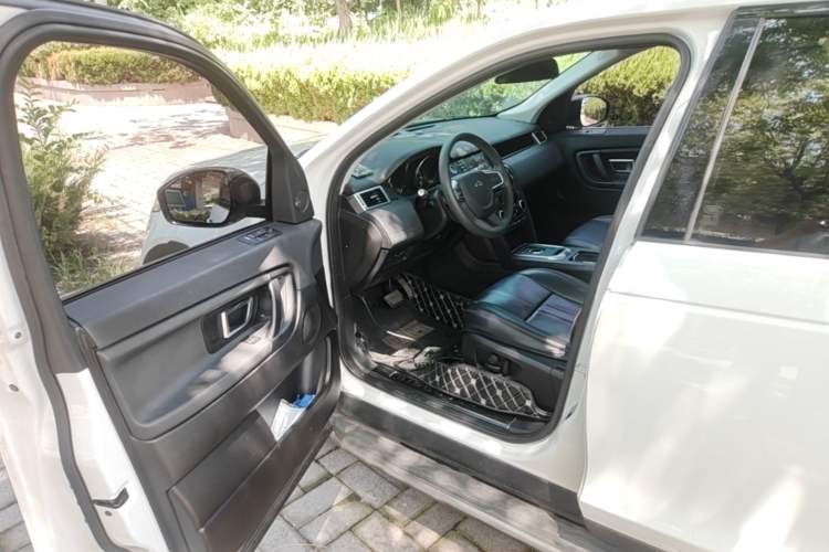 Used Land Rover Discovery Sport 2017 2.0T PURE Driver Seat