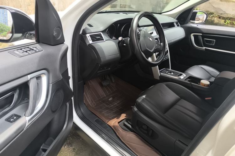 Used Land Rover Discovery Sport 2017 2.0T SE Driver Seat