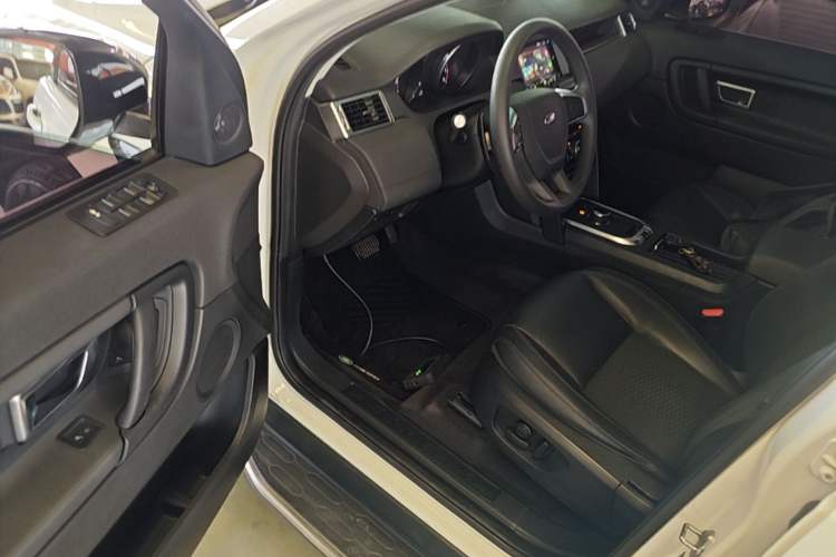 Used Land Rover Discovery Sport 2017 2.0T PURE Driver Seat