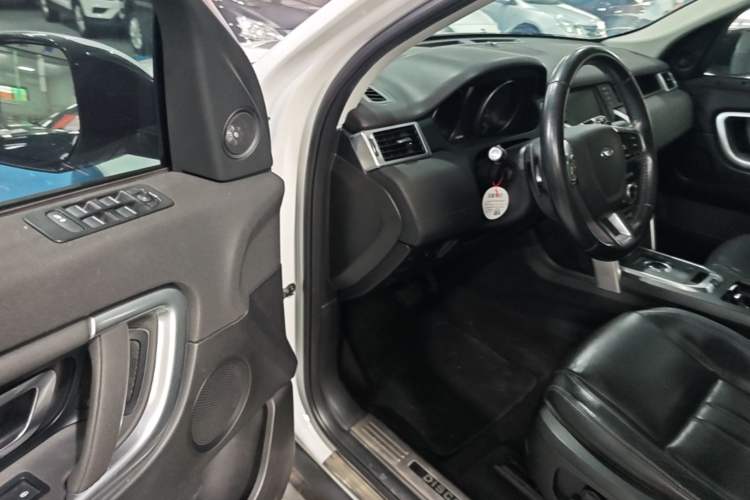 Used Land Rover Discovery Sport 2017 2.0T SE Driver Seat