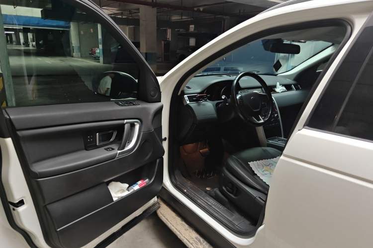 Used Land Rover Discovery Sport 2017 2.0T HSE Driver Seat