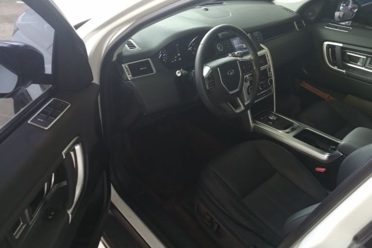 Used Land Rover Discovery Sport 2017 2.0T SE Driver Seat