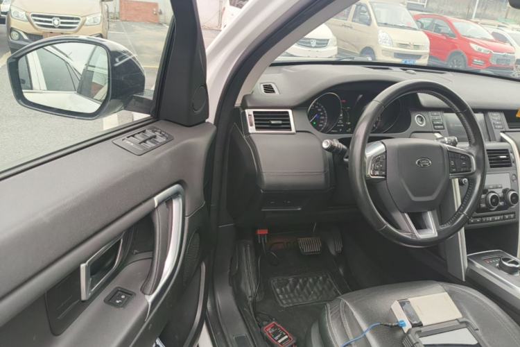Used Land Rover Discovery Sport 2017 2.0T SE Driver Seat