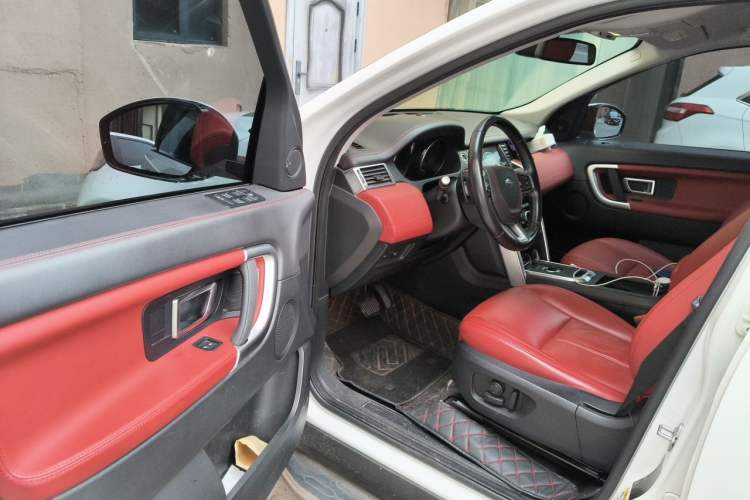 Used Land Rover Discovery Sport 2017 2.0T SE Driver Seat