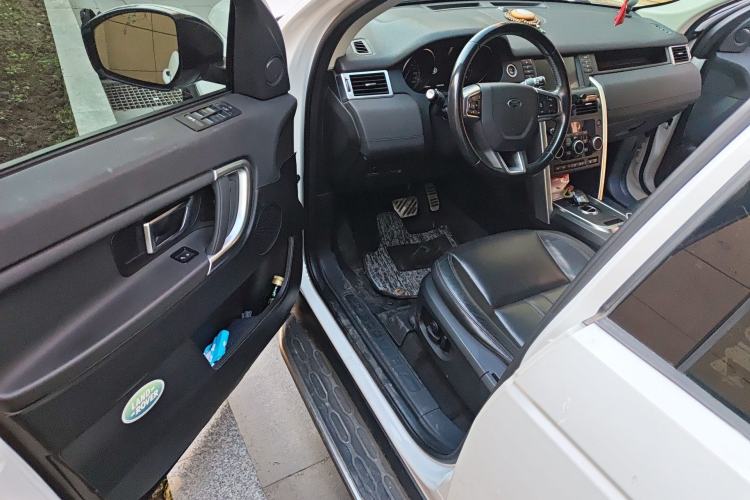 Used Land Rover Discovery Sport 2017 2.0T SE Driver Seat