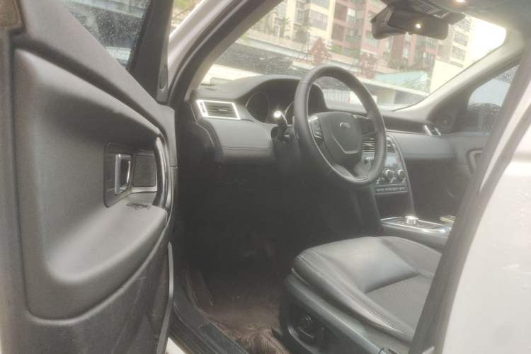 Used Land Rover Discovery Sport 2017 2.0T PURE Driver Seat