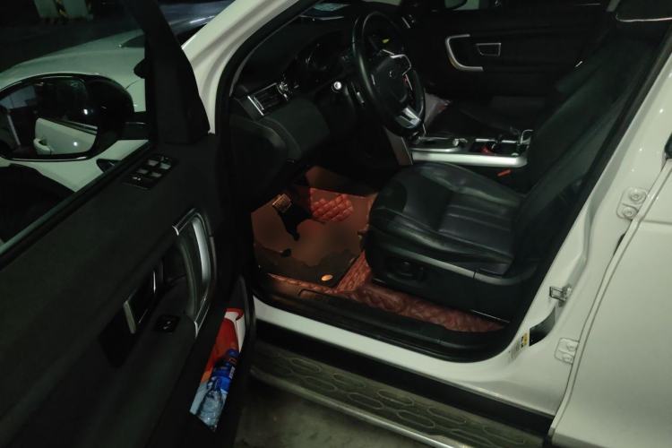 Used Land Rover Discovery Sport 2017 2.0T SE Driver Seat