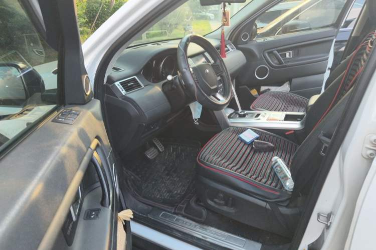 Used Land Rover Discovery Sport 2017 2.0T SE Driver Seat