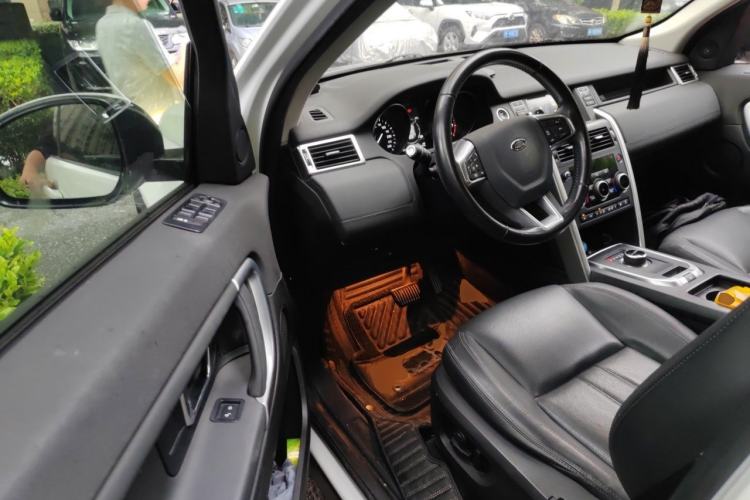 Used Land Rover Discovery Sport 2017 2.0T SE Driver Seat