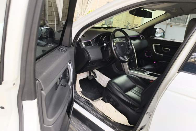 Used Land Rover Discovery Sport 2017 2.0T SE Driver Seat