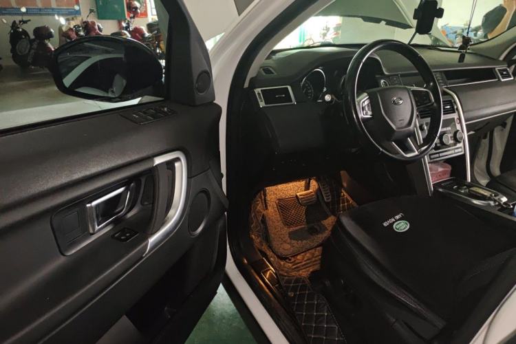 Used Land Rover Discovery Sport 2017 2.0T SE Driver Seat