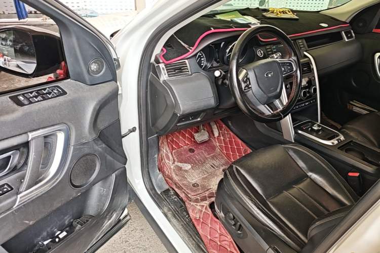 Used Land Rover Discovery Sport 2017 2.0T SE Driver Seat