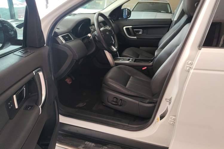 Used Land Rover Discovery Sport 2017 2.0T HSE Driver Seat