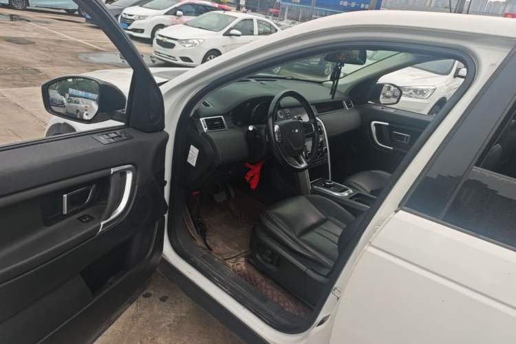 Used Land Rover Discovery Sport 2017 2.0T SE Driver Seat