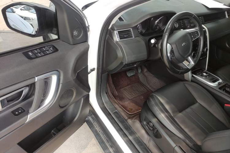 Used Land Rover Discovery Sport 2017 2.0T SE Driver Seat