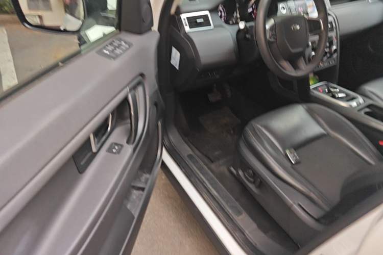 Used Land Rover Discovery Sport 2017 2.0T PURE Driver Seat