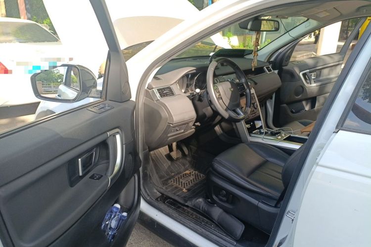 Used Land Rover Discovery Sport 2017 2.0T SE Driver Seat