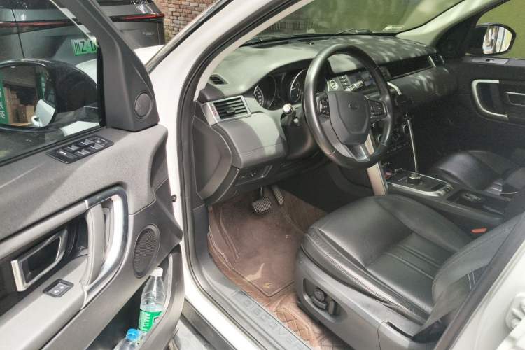 Used Land Rover Discovery Sport 2017 2.0T SE Driver Seat