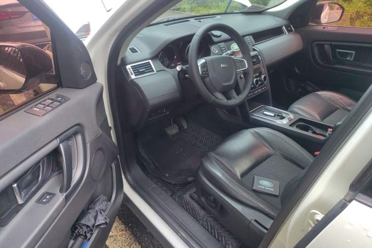 Used Land Rover Discovery Sport 2017 2.0T PURE Driver Seat