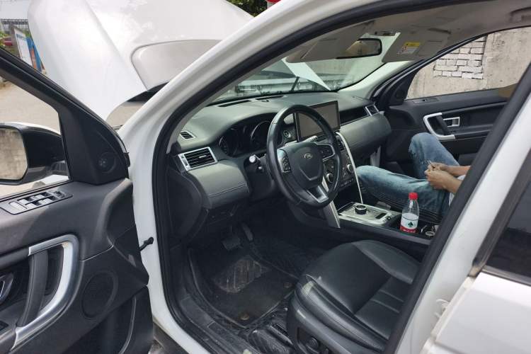 Used Land Rover Discovery Sport 2017 2.0T SE Driver Seat