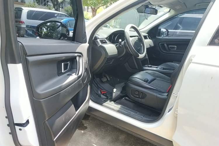 Used Land Rover Discovery Sport 2017 2.0T PURE Driver Seat