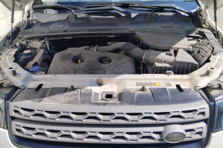 Used Land Rover Discovery Sport 2017 2.0T PURE Engine Bay