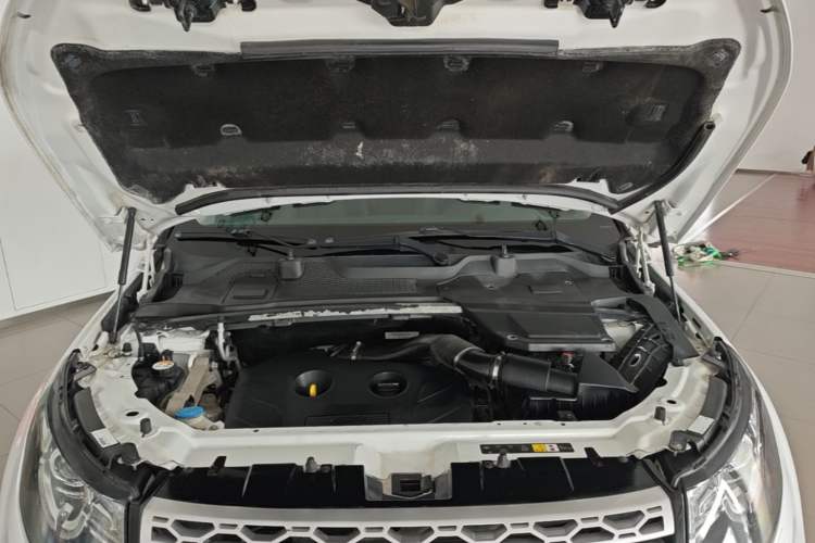 Used Land Rover Discovery Sport 2017 2.0T HSE Engine Bay