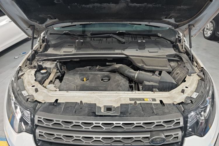 Used Land Rover Discovery Sport 2017 2.0T SE Engine Bay