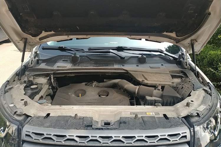 Used Land Rover Discovery Sport 2017 2.0T PURE Engine Bay