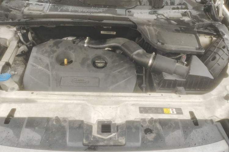 Used Land Rover Discovery Sport 2017 2.0T PURE Engine Bay