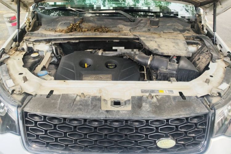 Used Land Rover Discovery Sport 2017 2.0T HSE Engine Bay