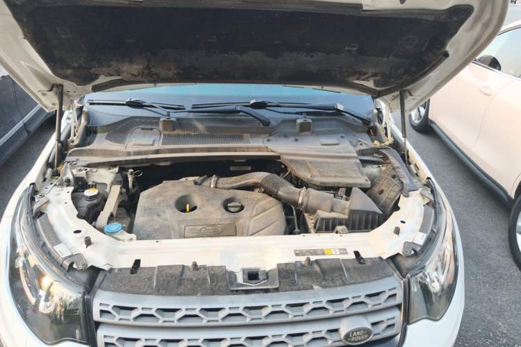 Used Land Rover Discovery Sport 2017 2.0T SE Engine Bay