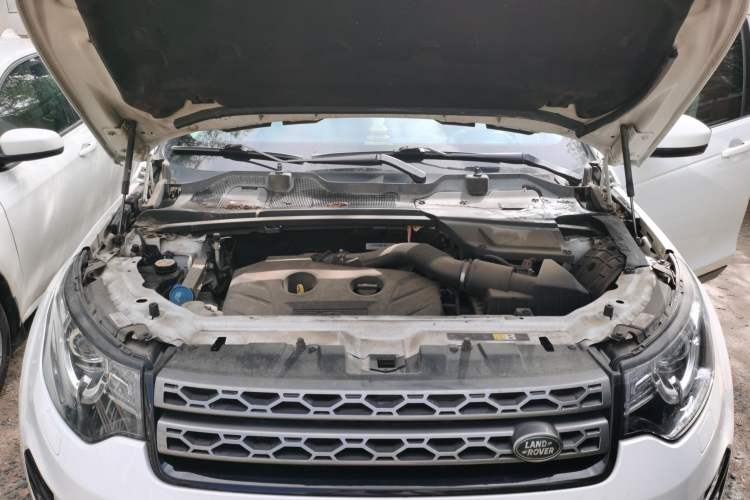 Used Land Rover Discovery Sport 2017 2.0T SE Engine Bay