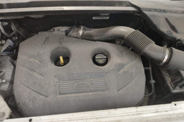 Used Land Rover Discovery Sport 2017 2.0T HSE Engine Bay