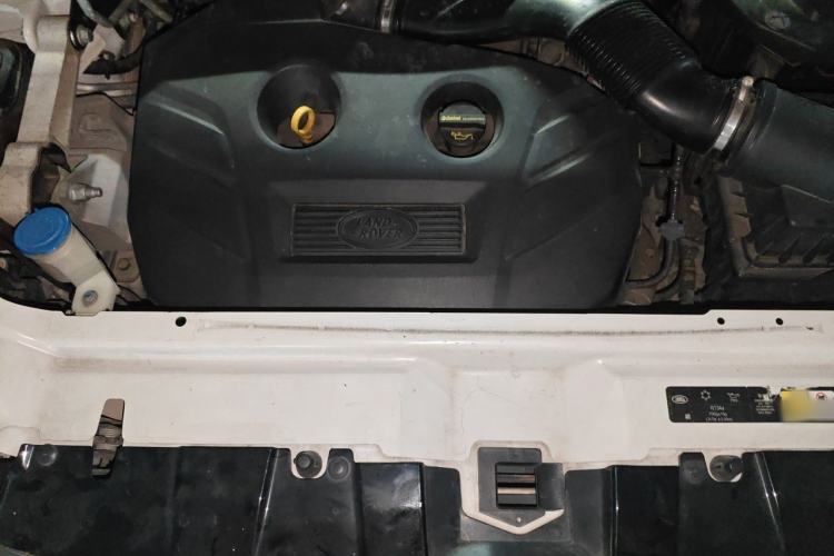 Used Land Rover Discovery Sport 2017 2.0T SE Engine Bay
