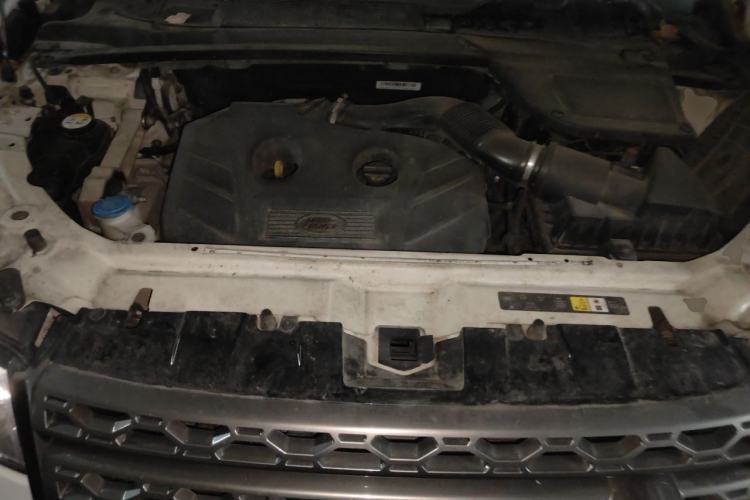 Used Land Rover Discovery Sport 2017 2.0T SE Engine Bay
