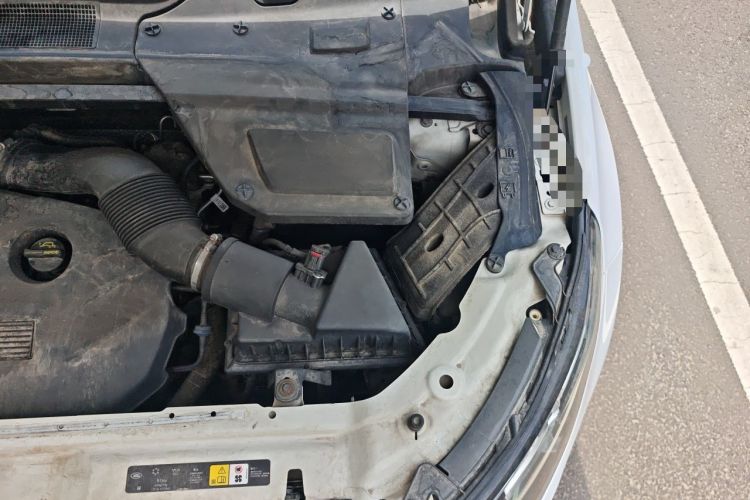 Used Land Rover Discovery Sport 2017 2.0T HSE Engine Bay Left